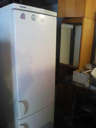 Холодильник Liebher. Ціна 5600,00 грн. Гарантійний термін 3 місяці. Висота 180см. . фото 2