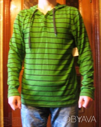 Поло FUSAI с длинным рукавом и капюшоном, которое затягивается на шнурок, зелено. . фото 1
