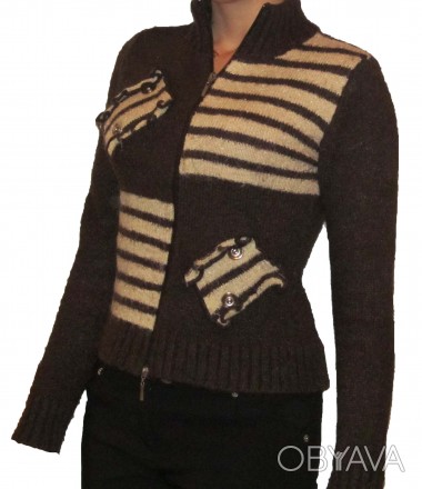 Продаю свитер коричневого цвета на двухсторонней молнии, с полосками кремового ц. . фото 1