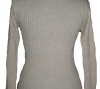 Продаю теплый мягкий свитер бежевого цвета с люриксом. Воротник гольф и манжеты . . фото 4