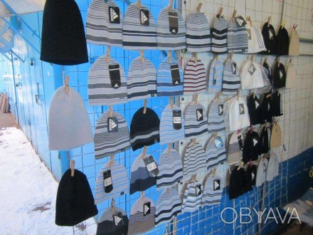 Продам оптом вязанные зимние мужские шапки - 200 штук. Размер от 1 до 5. Состав . . фото 1
