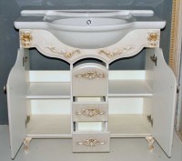 Комплект мебели для ванной, исполненный в классическом стиле, отделанный золотом. . фото 3