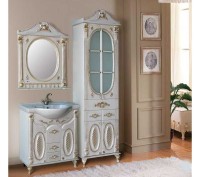 Комплект мебели для ванной, исполненный в классическом стиле, отделанный золотом. . фото 2