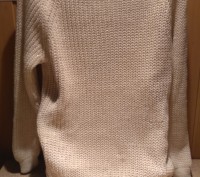 Интересный,молодежный свитер,Белого цвета,К ните добавлен еще и рюликс,Обемный, . . фото 5
