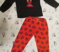 Красивая теплая пижамка для мальчика. Состоит из штанишек и кофточки с длинным р. . фото 2