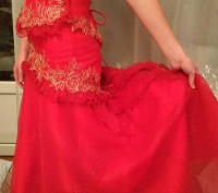 Карнавальна сукня (юбка+корсет+шнурівка) яскраво червоного кольору 42-44 розмір,. . фото 4