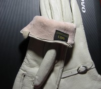 Перчатки женские кожаные зимние бежевого цвета (фото 4,5) и светло-бежевого цвет. . фото 2