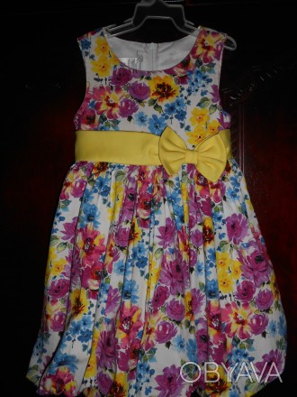 1) платье колокол на 4 г.с жёлтым пояском,на подкладке,на спинке застежка,в отли. . фото 1