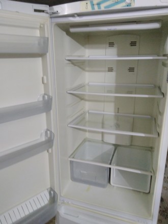 Холодильник в отличном состоянии, чистый, аккуратный,
работает тихонько, холоди. . фото 3