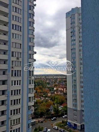 ...трехкомнатная квартира в Дарницком районе (Осокорки)  расположена на 17 этаже. Осокорки. фото 2