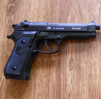Taiwan (ASG)
Страйкбольная реплика Beretta 92F. Пистолет изготовлен из качестве. . фото 6