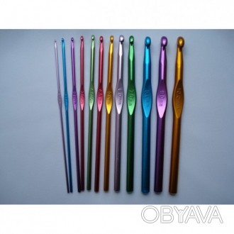 Набор металлических разноцветных крючков для вязания
В наборе 12 номеров.
Разм. . фото 1