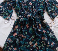 Стильне плаття нове темно синього коліру в квіти .Розмір 10- 40 европейський .Ру. . фото 2
