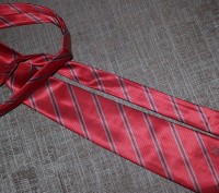 Класичні  чоловічі краватки дуже гарного кольору.  

Розміри:
довжина - 152 с. . фото 6