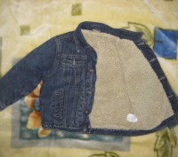 джинсовый пиджак на пуговицах с подкладкой из искусственного меха на мальчика 4-. . фото 3