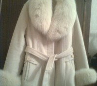 Стильное, теплое пальто 44 размера. Мех-песец, с воротника и рукавов снимается. . . фото 2