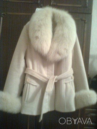 Стильное, теплое пальто 44 размера. Мех-песец, с воротника и рукавов снимается. . . фото 1