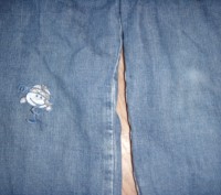 Теплые джинсы на 5-6 лет Фирма Глория Джинс Все в хорошем состоянии кроме КОЛЕНО. . фото 9