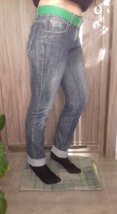 Демисезонные джинсы. 95% коттон, 5% эластан. На бедра 95-100 см. Длина внутренне. . фото 2