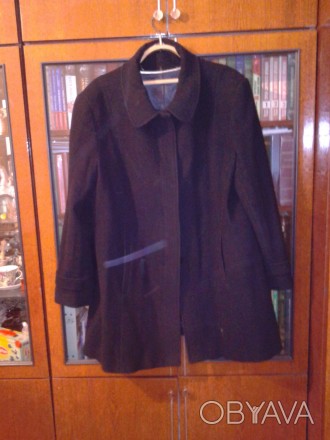 пальто черного цвета, с заокругленным воротником, почти новое, одето пару раз..п. . фото 1