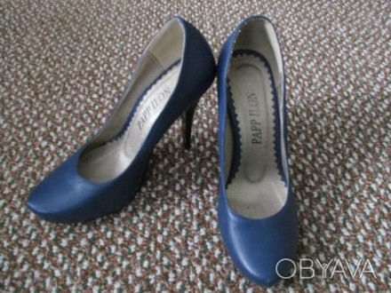 Красивые туфли, натуральная кожа размер 36, обувала только один раз, цвет - сини. . фото 1