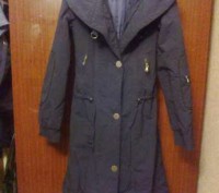 Продам осенне-зимнюю куртку- пальто 44 р-р,.удлинённую.(ниже колен).Цвет чёрный.. . фото 2