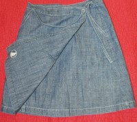 Красивая джинсовая юбочка на запах L.O.G.G. - Label Of Graded Goods. 

Слегка . . фото 4