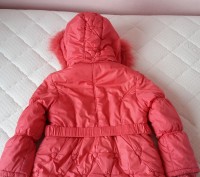 Зимнее тёплое пальто "Kiko" р.128/8.Красивого кораллового цвета.Из нюансов:мехов. . фото 3