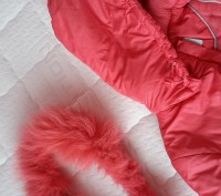 Зимнее тёплое пальто "Kiko" р.128/8.Красивого кораллового цвета.Из нюансов:мехов. . фото 4