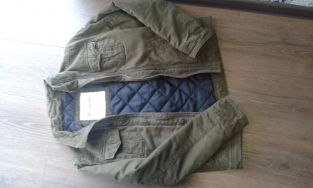 Курточка ABERCROMBIE на осень , размер L (42).
Без деффектов,защитного цвета .Ц. . фото 3