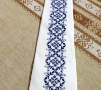 Мужской галстук украшен машинной вышивкой.
Ширина - 10 см
Галстук - белый, выш. . фото 2