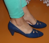 Туфли Hobbs, Англия
цвет синий
натуральная кожа сверху и внутри
размер указан. . фото 3