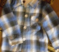 Продам тепленькую рубашку на мальчика лет 2-3 лет (внутри на байке).

Длина ру. . фото 2