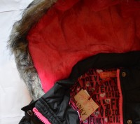 Куртка пуховик на девочку.
Цвет: черный с розовым.
Материал полиэстер.
Размер. . фото 6