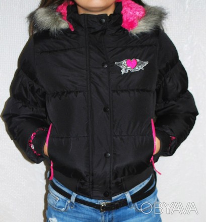 Куртка пуховик на девочку.
Цвет: черный с розовым.
Материал полиэстер.
Размер. . фото 1
