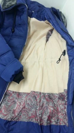 Зимняя  куртка модного покроя

С манжетами на рукавах

Капюшон  глубокий

. . фото 4