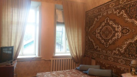 Продается 3-х комнатная квартира на улице Потемкинская. Второй этаж двух этажног. . фото 2