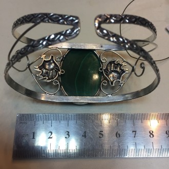 Предлагаем Вам купить великолепный браслет-манжет с камнем малахит в серебре. 
 . . фото 6