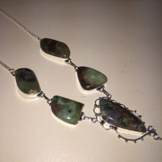 Предлагаем Вам купить красивое ожерелье с природным камнем хризопраз в серебре.
. . фото 6