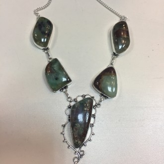 Предлагаем Вам купить красивое ожерелье с природным камнем хризопраз в серебре.
. . фото 5