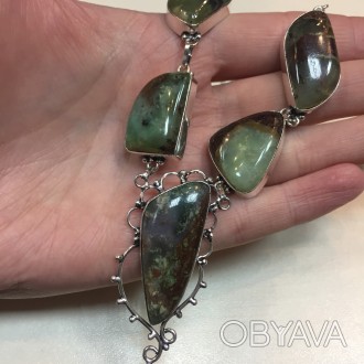 Предлагаем Вам купить красивое ожерелье с природным камнем хризопраз в серебре.
. . фото 1