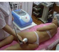 Процедура кавитации (ультразвуковой липосакции) проводится на аппарате для корре. . фото 4