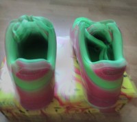 Продам кроссовки Yums Shoes Kiwi-strawberry (фирма Солджа Боя(Soulja Boy))

Кр. . фото 4