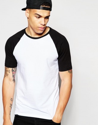Черно-белая трикотажная мужская футболка с рукавами "реглан".. . фото 2