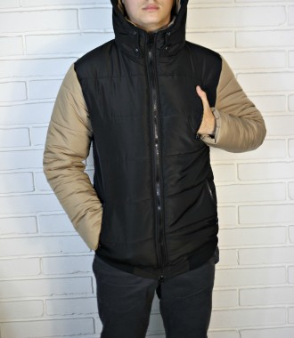 Мужская куртка с капюшоном. Куртка теплая, утеплена синтепоном,плотностью 250 мм. . фото 2