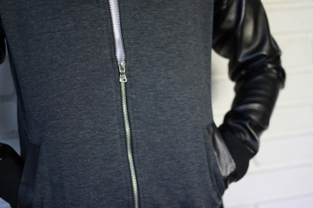 Модная мужская бейсбойльная кофта с длинными рукавами "реглан" из эко-кожи. Заст. . фото 4