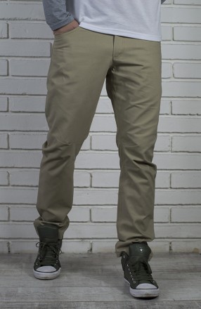 Мужские брюки чинос из приятной к телу хлопковой ткани. 4 вместительных кармана.. . фото 5