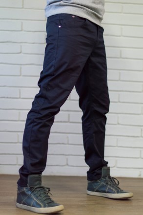 Мужские брюки чинос из легкой хлопковой ткани.. . фото 3