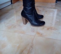 Зимові жіночі чобітки, взуті 1 раз, дуже якісні, зручні і теплі, висота каблука . . фото 4