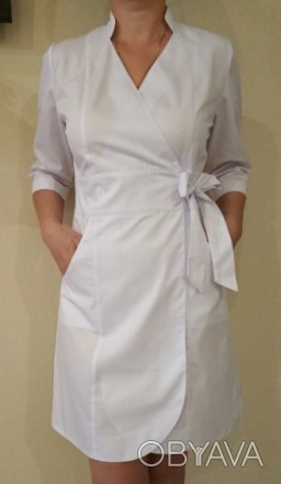Медицинский халат (платье)  на запах, рукав 3/4, два боковых кармана. воротник с. . фото 1